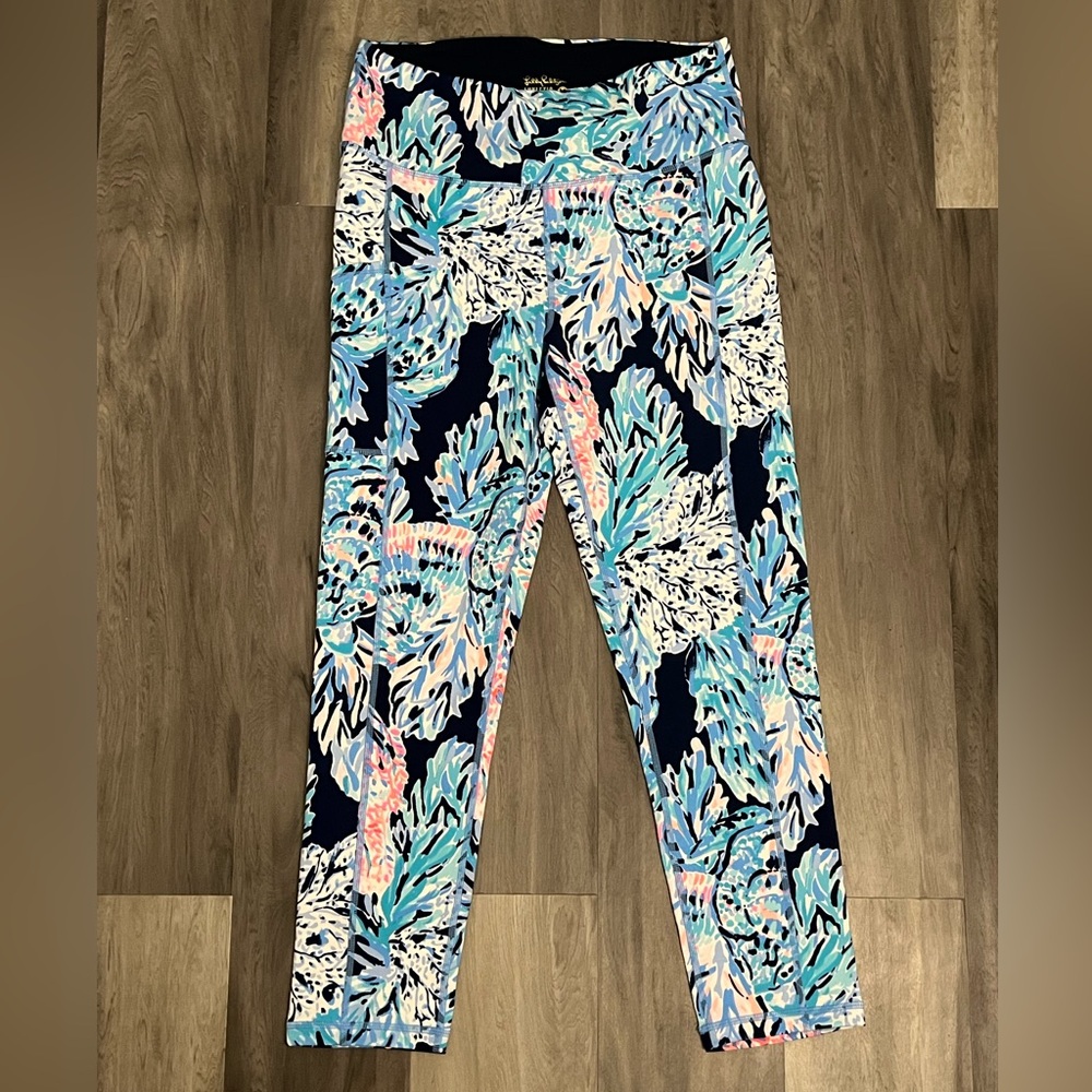 Lilly Pulitzer Weekender Luxletic Legging in High Tide Navy Party in Paradise